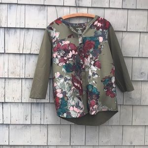 Army green and floral shirt VanHusan Women’s L EUC